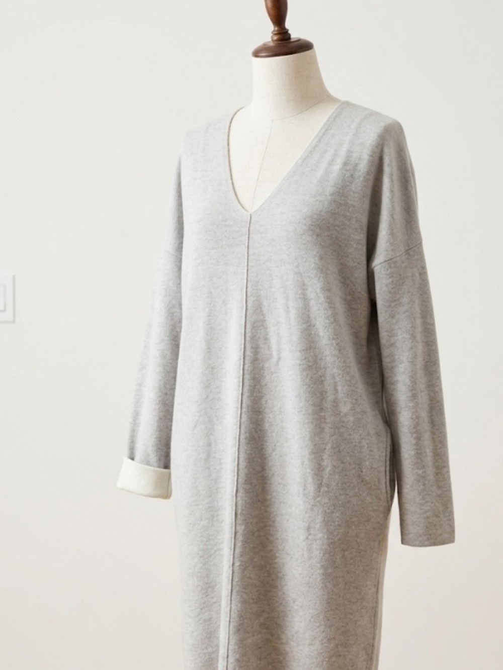 Vince. Cashmere Blend Light Gray V-Neck Sweater Dress with Pockets